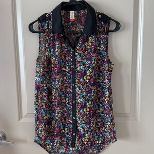 Floral Sleeveless Button-Up Blouse